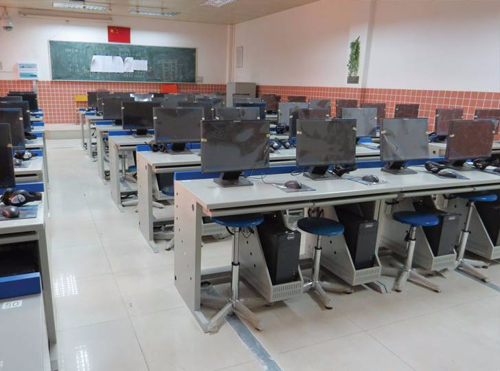 電(diàn)腦機房實景案例
